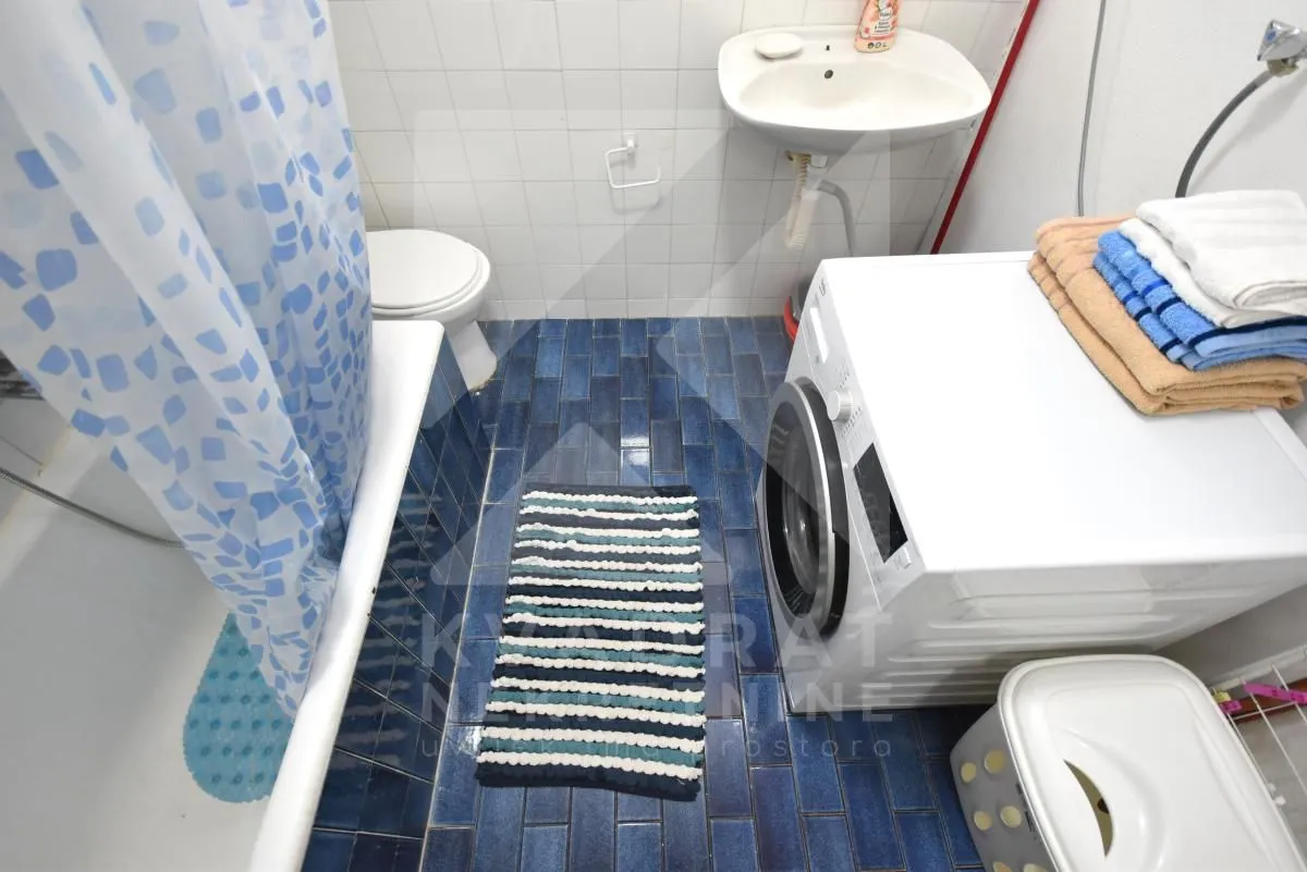 Izdavanje, trosoban stan, 100m², Stari Aerodrom, Podgorica