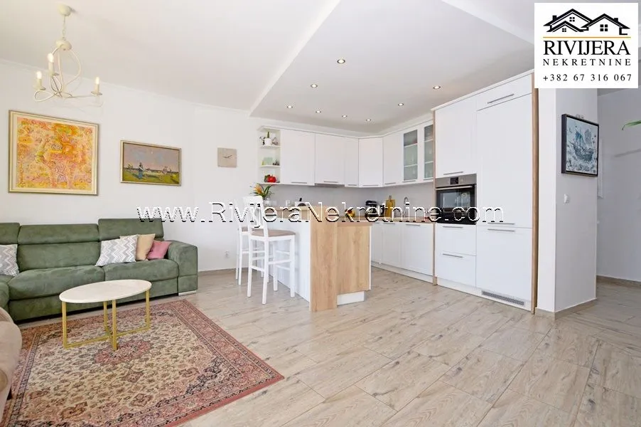 Prodaja, dvosoban stan, 70m², Baošići, Herceg Novi