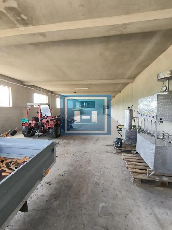 Rent, office space, 570m², Stubica, Paraćin