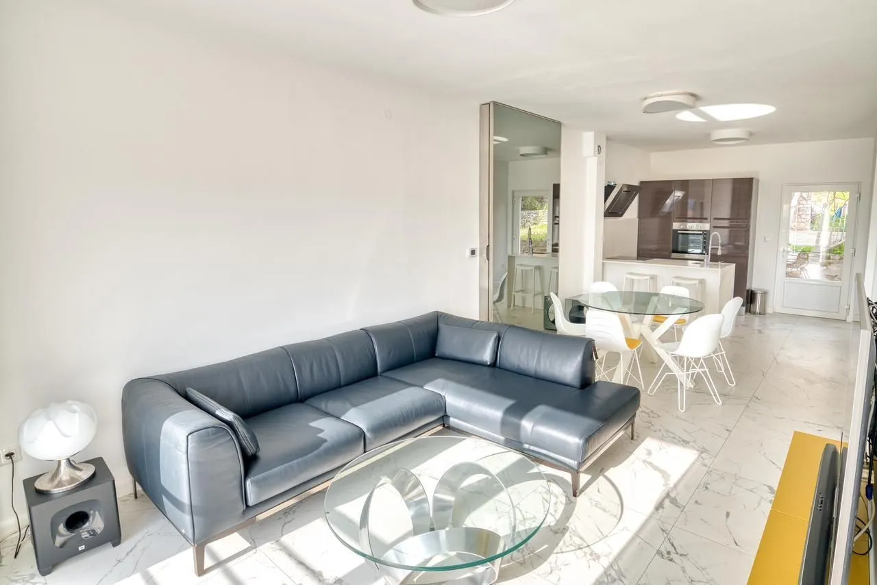 Sale, two bedroom apartment, 60m², Petrovac, Budva