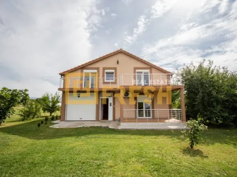 Izdavanje, kuća, 180m2, Kokoti, Podgorica Izdavanje, kuća, 180m2, Kokoti, Podgorica