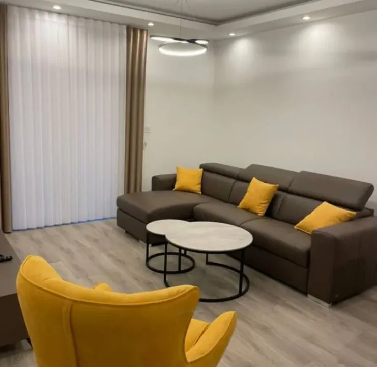Izdavanje, jednosoban stan, 57m², Bečići, Budva