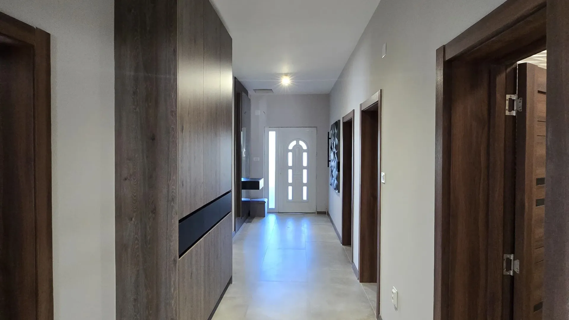 Rent, three bedroom apartment, 180m², Tološi, Podgorica