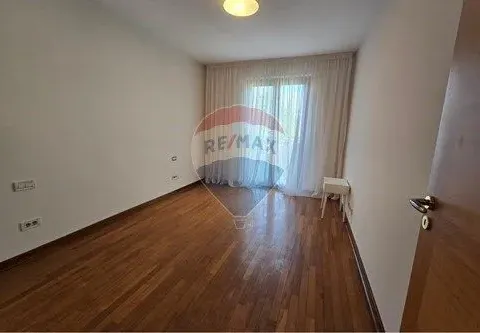 Sale, four bedroom apartment, 200m², Gorica C, Podgorica - image 19