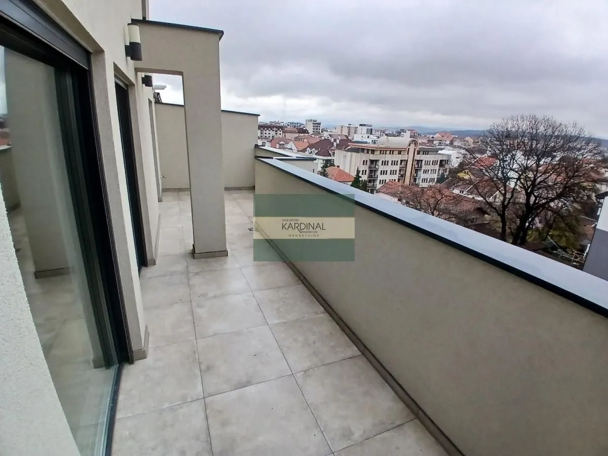 Prodaja, trosoban stan, 79m², Erdoglija, Kragujevac