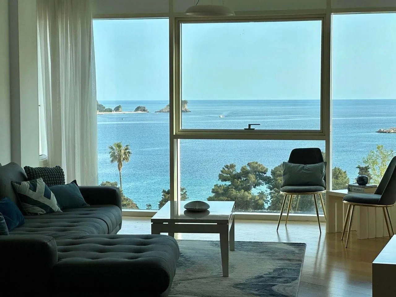 Rent, one bedroom apartment, 67m², Tre Canne, Budva
