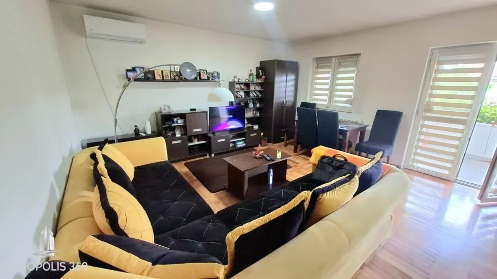 Prodaja, kuća, 180m², Zemun Sve Podlokacije, Beograd