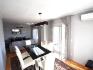 Izdavanje, dvosoban stan, 80m², Centar, Tivat - image 7