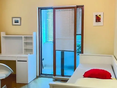 Izdavanje, dvosoban stan, 100m², Centar, Podgorica - image 4