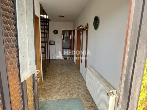 Prodaja, kuća, 278m², Jajinci, Voždovac Sve Podlokacije - image 13