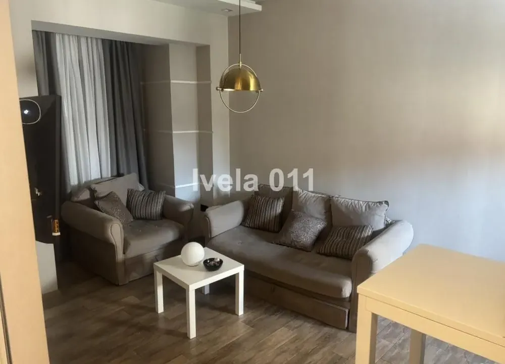 Izdavanje, jednosoban stan, 33m², Obilićev Venac, Beograd