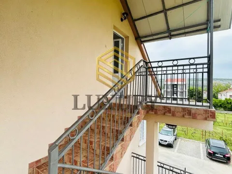 Rent, two bedroom apartment, 70m², Dalmatinska ulica, Podgorica - image 2