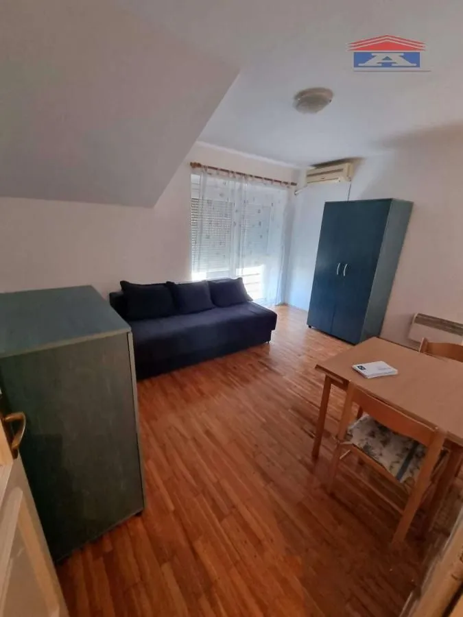 Izdavanje, garsonjera, 27m2, Centar, Novi Sad