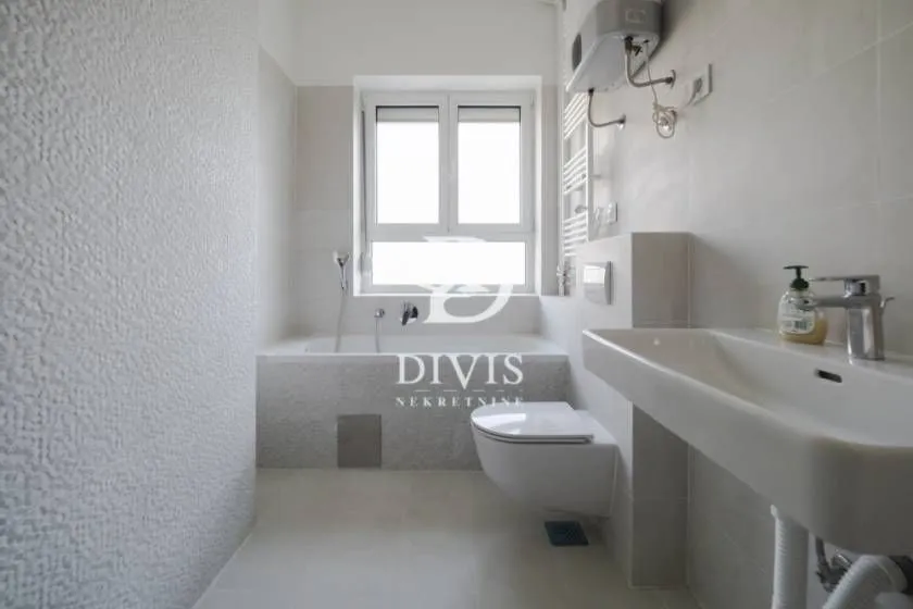 Sale, three bedroom apartment, 92m², Vračar Sve Podlokacije, Beograd