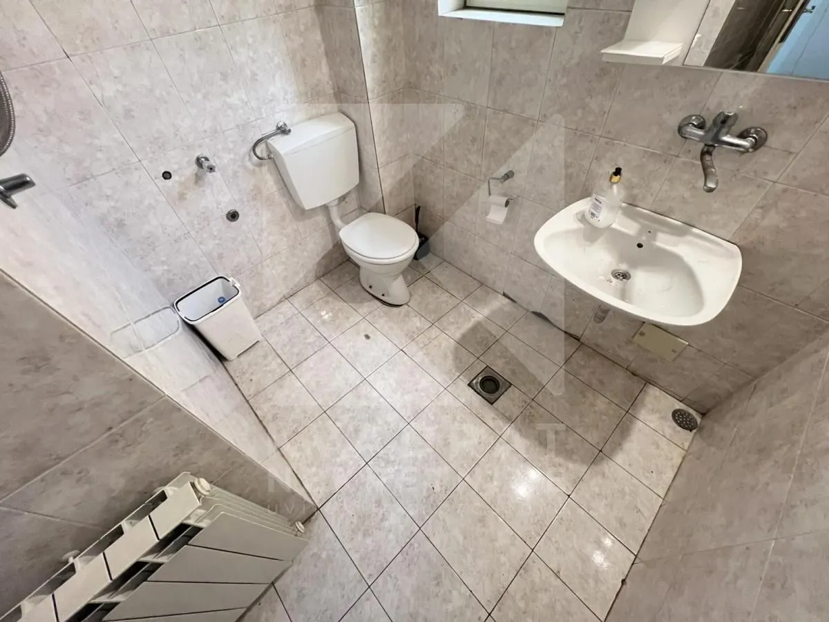 Rent, house, 220m², Dahna, Podgorica