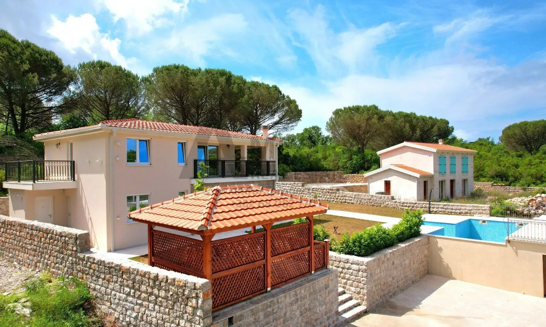 Izdavanje, kuća, 185m², Zagora, Kotor