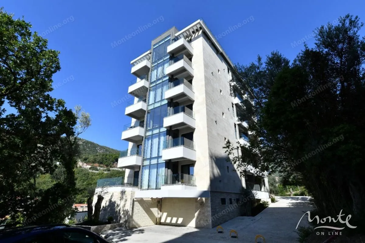 Sale, three bedroom apartment, 84m², Bečići, Budva