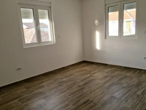 Izdavanje, dvosoban stan, 75m², Murtovina, Podgorica - image 7