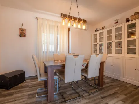 Sale, house, 176m², Dub, Kotor - image 8