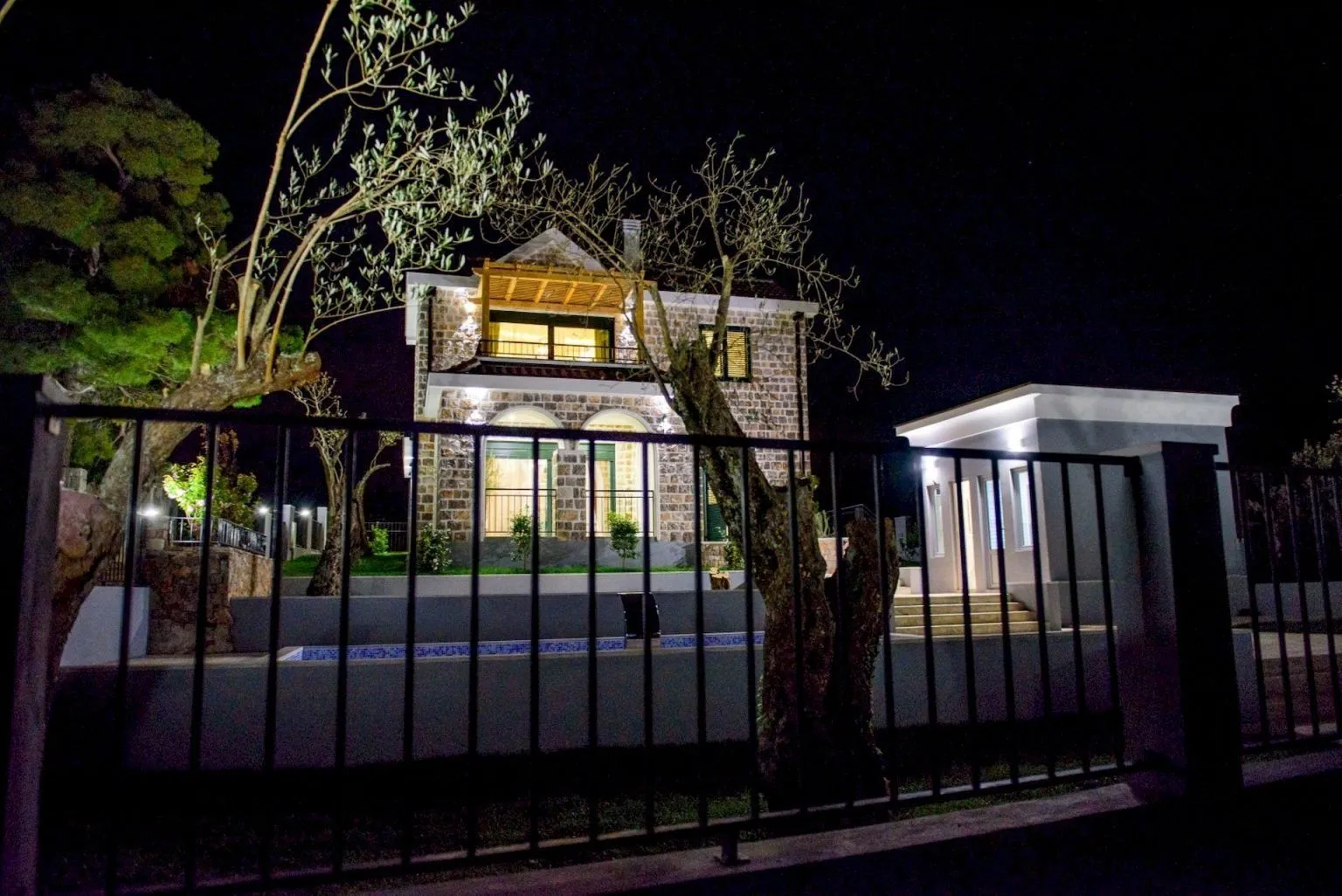 Prodaja, kuća, 200m², Tivat, Crna Gora
