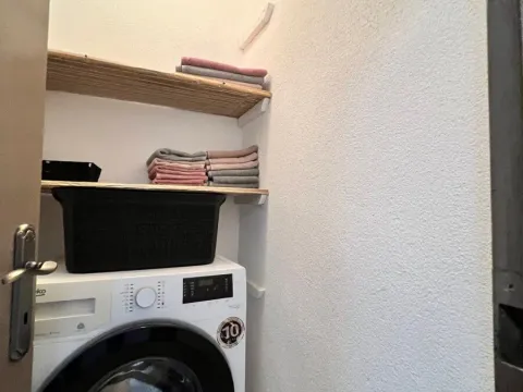 Izdavanje, dvosoban stan, 85m², Blok 5, Podgorica - image 9