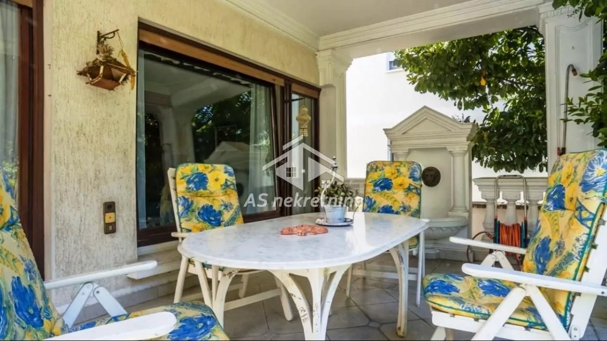 Rent, two bedroom apartment, 100m², Čukarica, Beograd