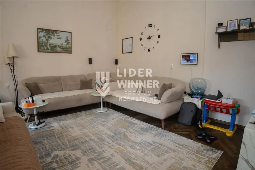 Prodaja, četvorosoban stan, 110m², Klinički Centar, Beograd