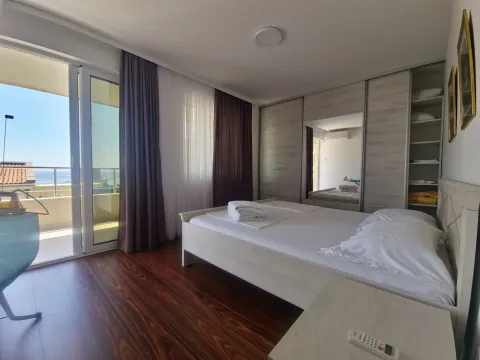 Rent, two bedroom apartment, 93m², Petrovac, Budva - image 3