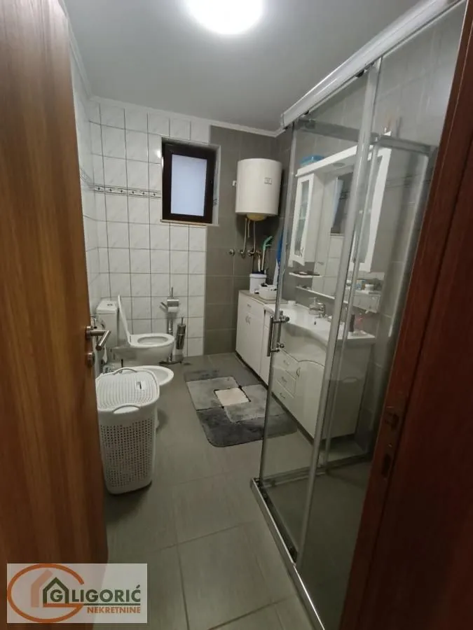 Prodaja, kuća, 346m², Strelište, Pančevo