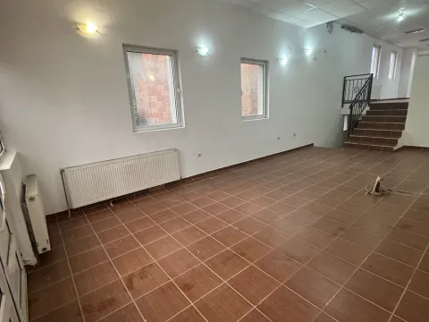 Rent, office space, 140m², Centar, Kolašin - image 4