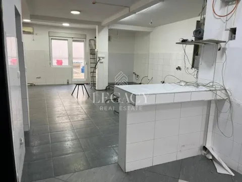 Izdavanje, poslovni prostor, 146m², Đeram Pijaca, Beograd - image 17