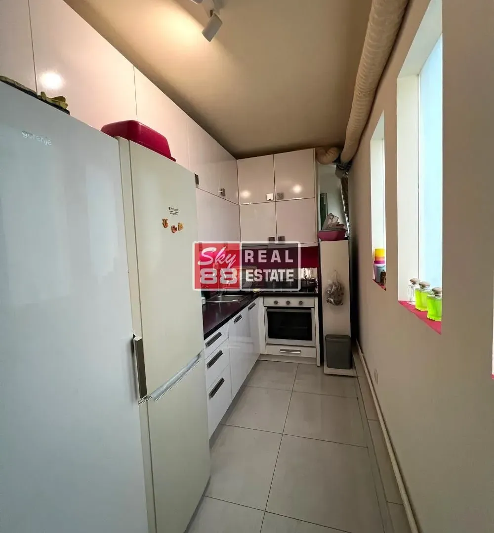 Sale, four bedroom apartment, 76m², Vračar Sve Podlokacije, Beograd