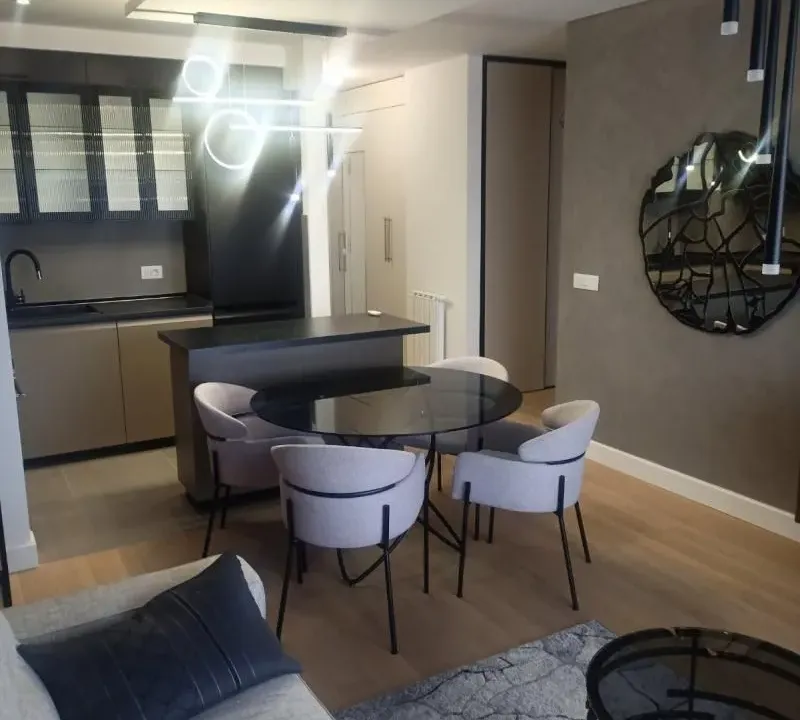 Izdavanje, trosoban stan, 77m², Novi Beograd Sve Podlokacije, Beograd