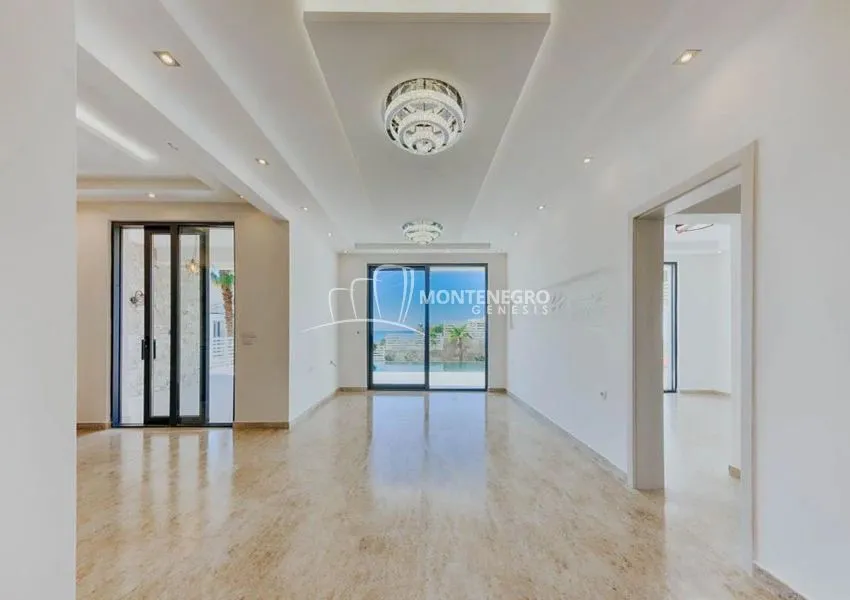Prodaja, kuća, 365m², Centar, Bar