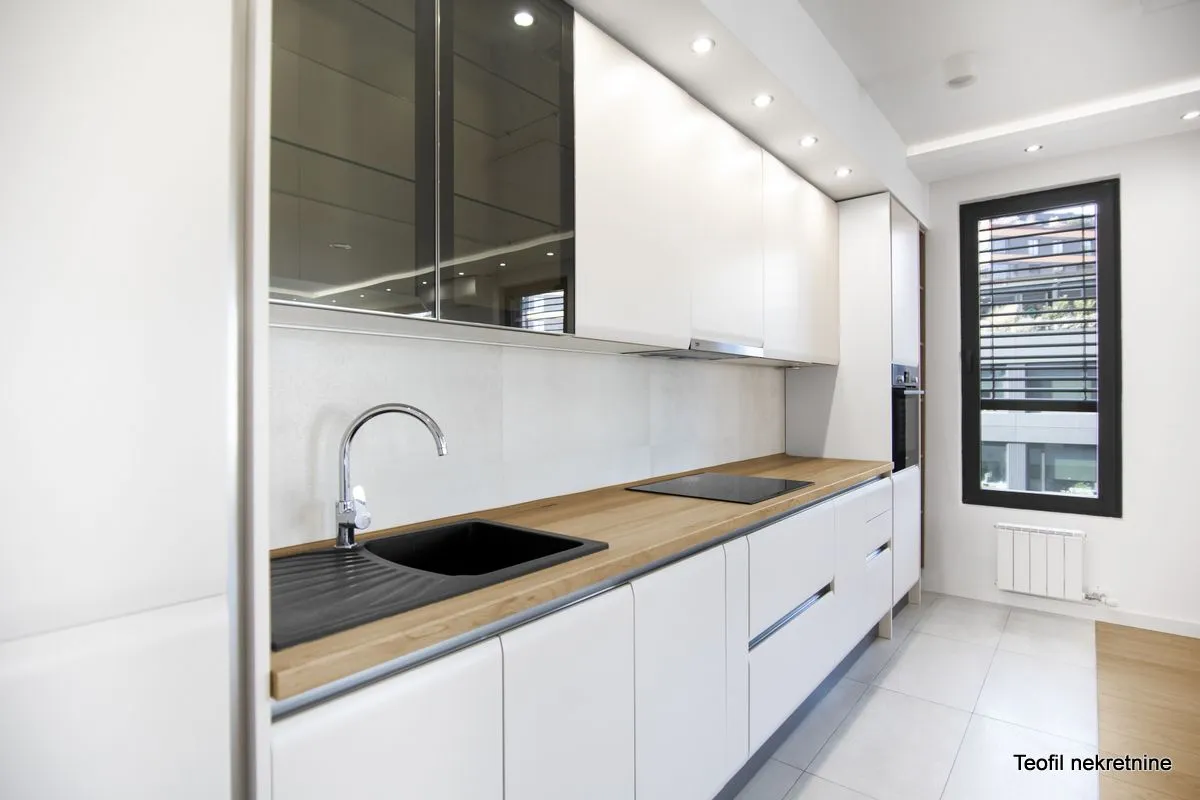 Izdavanje, četvorosoban stan, 122m², Stari Grad, Beograd