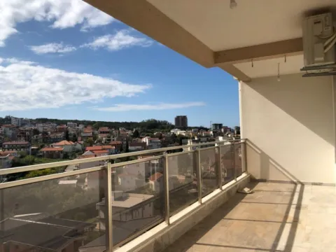 Prodaja, dvosoban stan, 69m², Dobre Vode, Bar