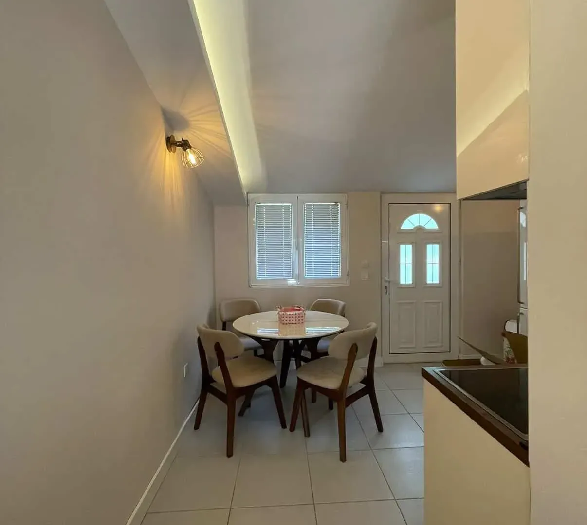 Rent, one bedroom apartment, 45m², Sveti Stefan, Budva