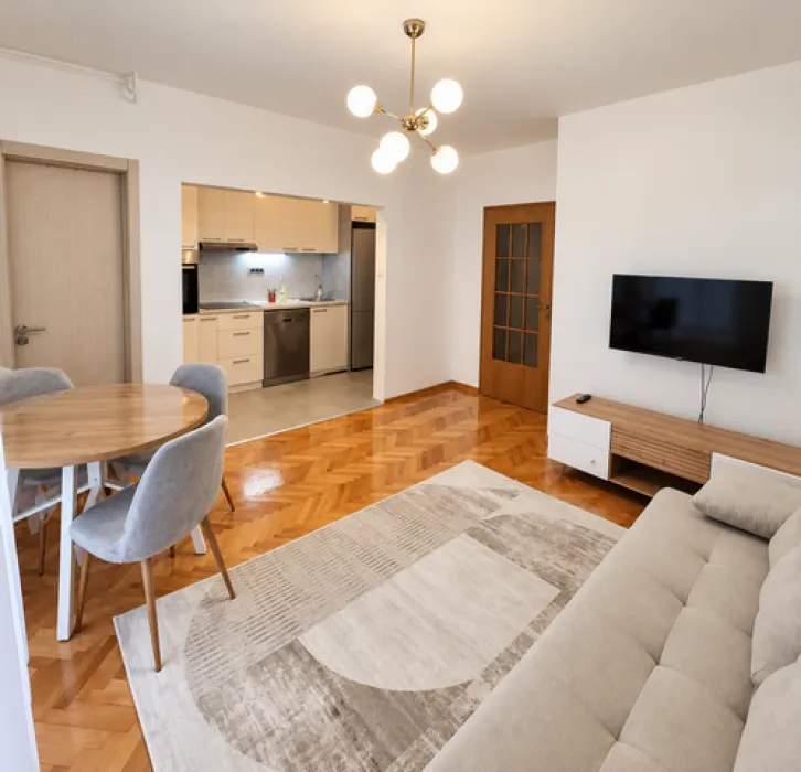 Rent, three bedroom apartment, 52m², Crveni Krst, Beograd
