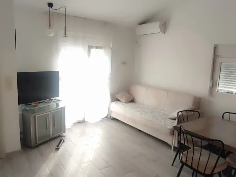 Rent, one bedroom apartment, 44m², Podkošljun, Budva - image 6