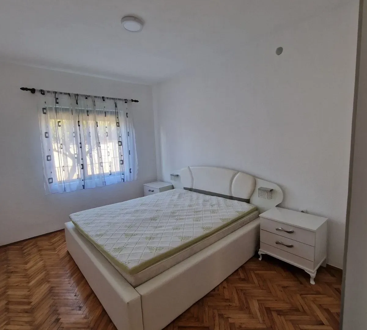 Rent, two bedroom apartment, 80m², Zlatica, Podgorica