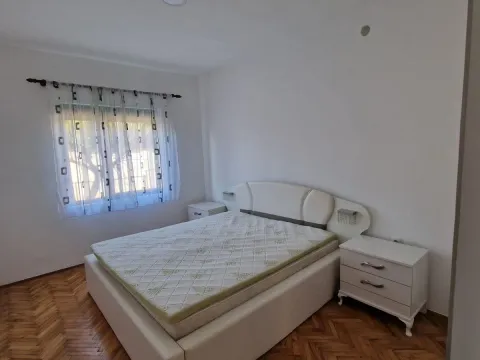 Rent, two bedroom apartment, 80m², Zlatica, Podgorica - image 9