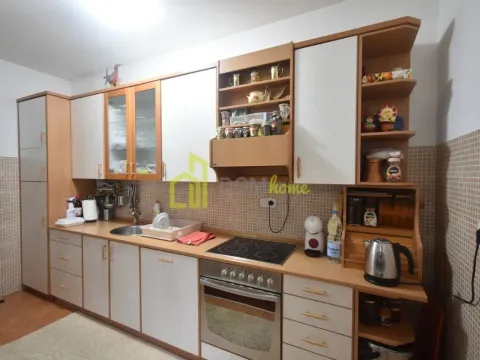 Rent, three bedroom apartment, 100m², Gorica C, Podgorica - image 11