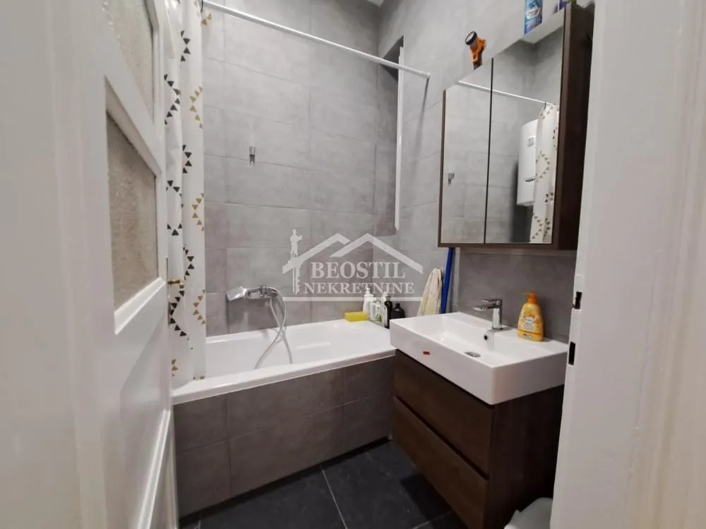 Sale, two bedroom apartment, 61m², Stari Grad, Beograd