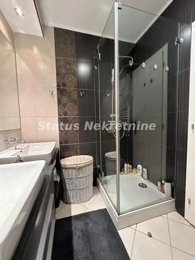 Prodaja, četvorosoban stan, 134m², Grbavica, Novi Sad Sve Podlokacije