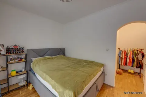 Sale, three bedroom apartment, 63m², Južni Bulevar, Vračar Sve Podlokacije - image 9