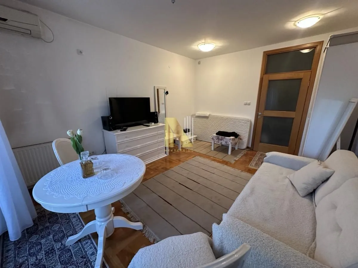Prodaja, garsonjera, 24m², Bulevar Evrope, Novi Sad Sve Podlokacije