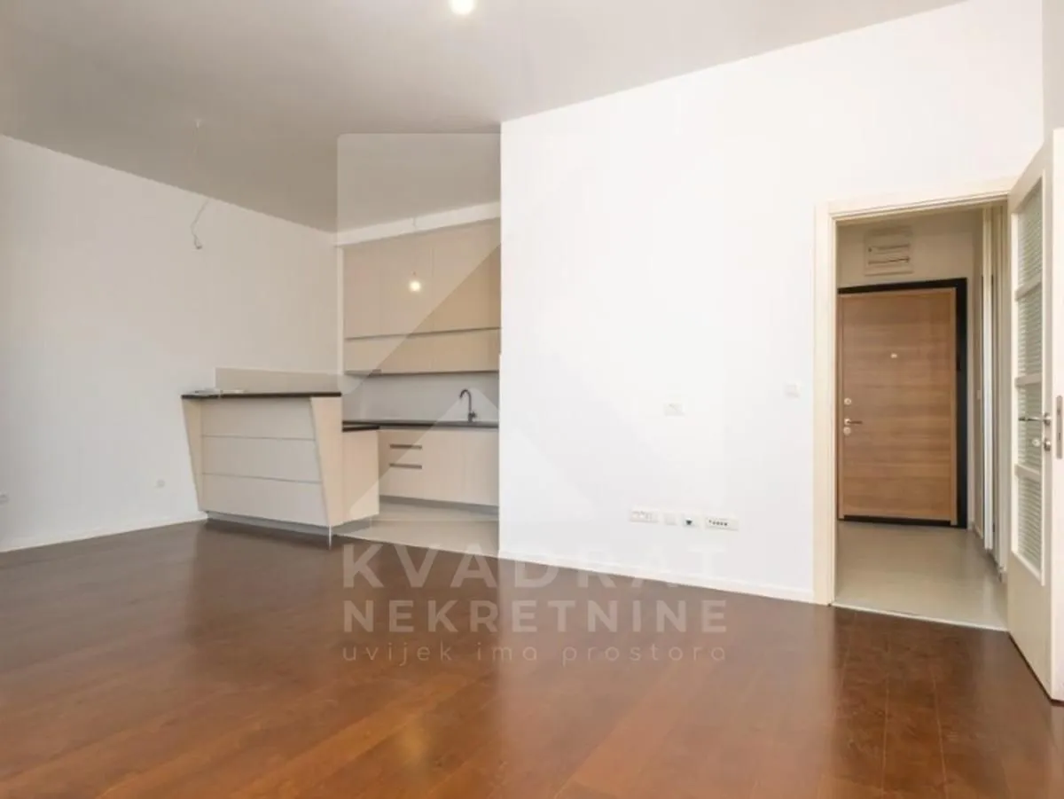 Prodaja, trosoban stan, 96m², Gornja Gorica, Podgorica