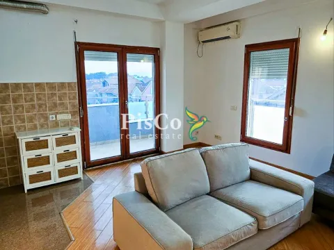 Rent, two bedroom apartment, 64m², Stari Aerodrom, Podgorica - image 12