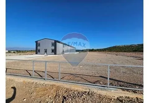 Prodaja, poslovni prostor, 600m², Donji Kokoti, Podgorica - image 6