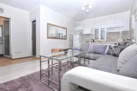 Rent, one bedroom apartment, 40m², Stari Aerodrom, Podgorica - image 2